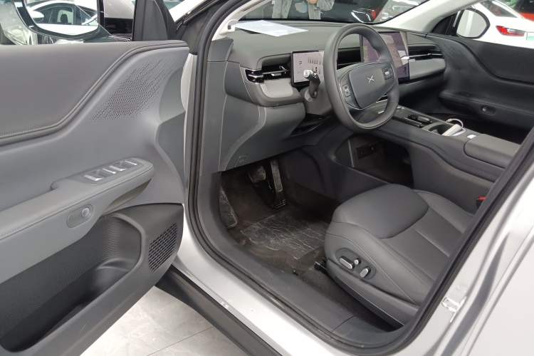 Used XPeng G6 2025 625 Long-Range Max Flagship Edition
