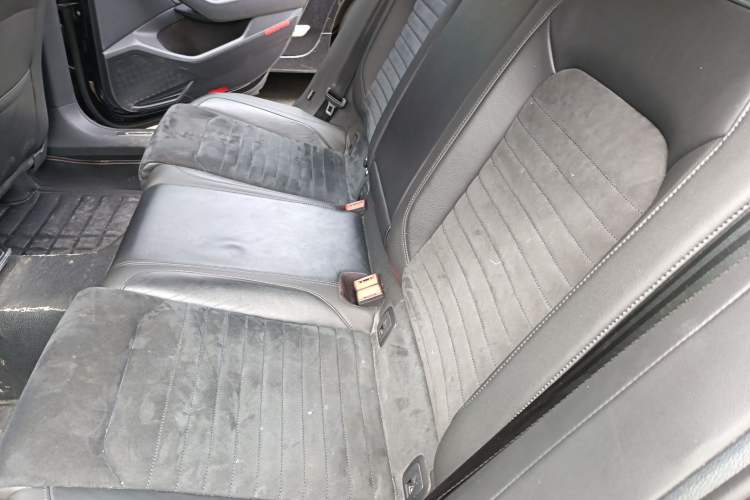 Used Volkswagen Magotan 2017 380TSI DSG Luxury Model Left Rear Seat