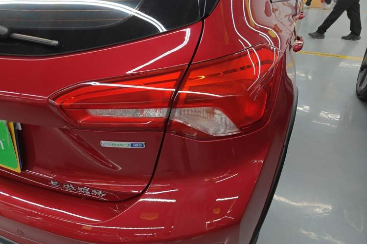 Used Ford Focus Active 2020 EcoBoost 180 Automatic Trendy Model Exterior 3