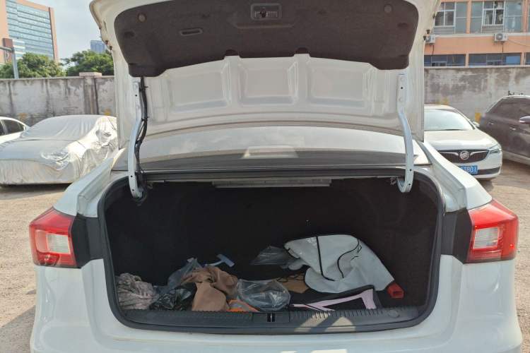 Used Roewe 360 2016 1.5L Manual Smart Screen Version
