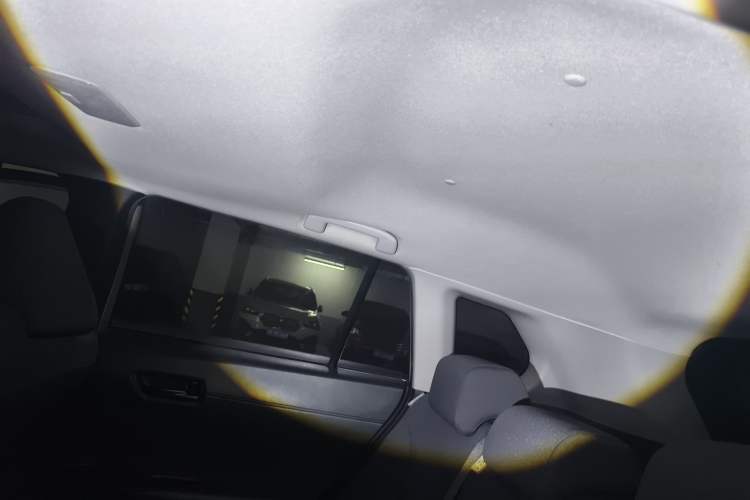 Used Toyota FRONTLANDER 2023 2.0L CVT Leading Edition Headliner