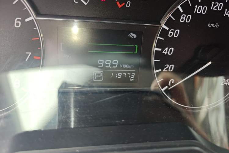 Used Nissan Tiida 2016 1.6L CVT Cool Dynamic Edition