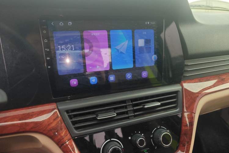 Used CHANGAN KUAYUE Wang X7 2025 1.6L Single-Row Double Rear Wheels Dong'an DAT18R 3.7 Meters Audio And AC Panel