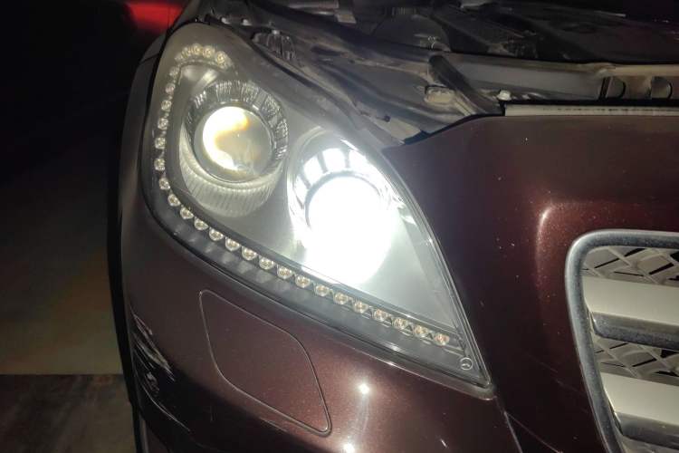 Used Mercedes-Benz CLS 2012 CLS 300 CGI Right Front Headlight