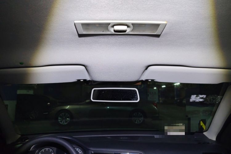 Used Volkswagen Gran Lavida 2013 1.6L Manual Fashion Model Headliner