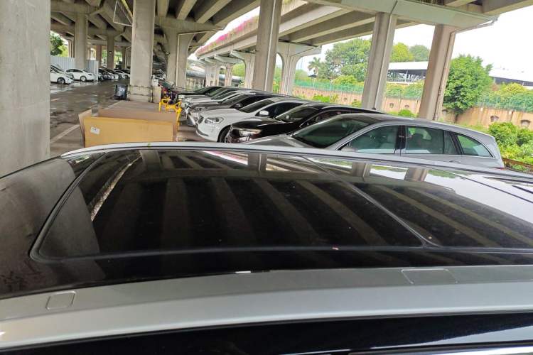 Used Toyota Highlander 2015 2.0T Two-Wheel Drive Luxury Edition 7 Seats Roof