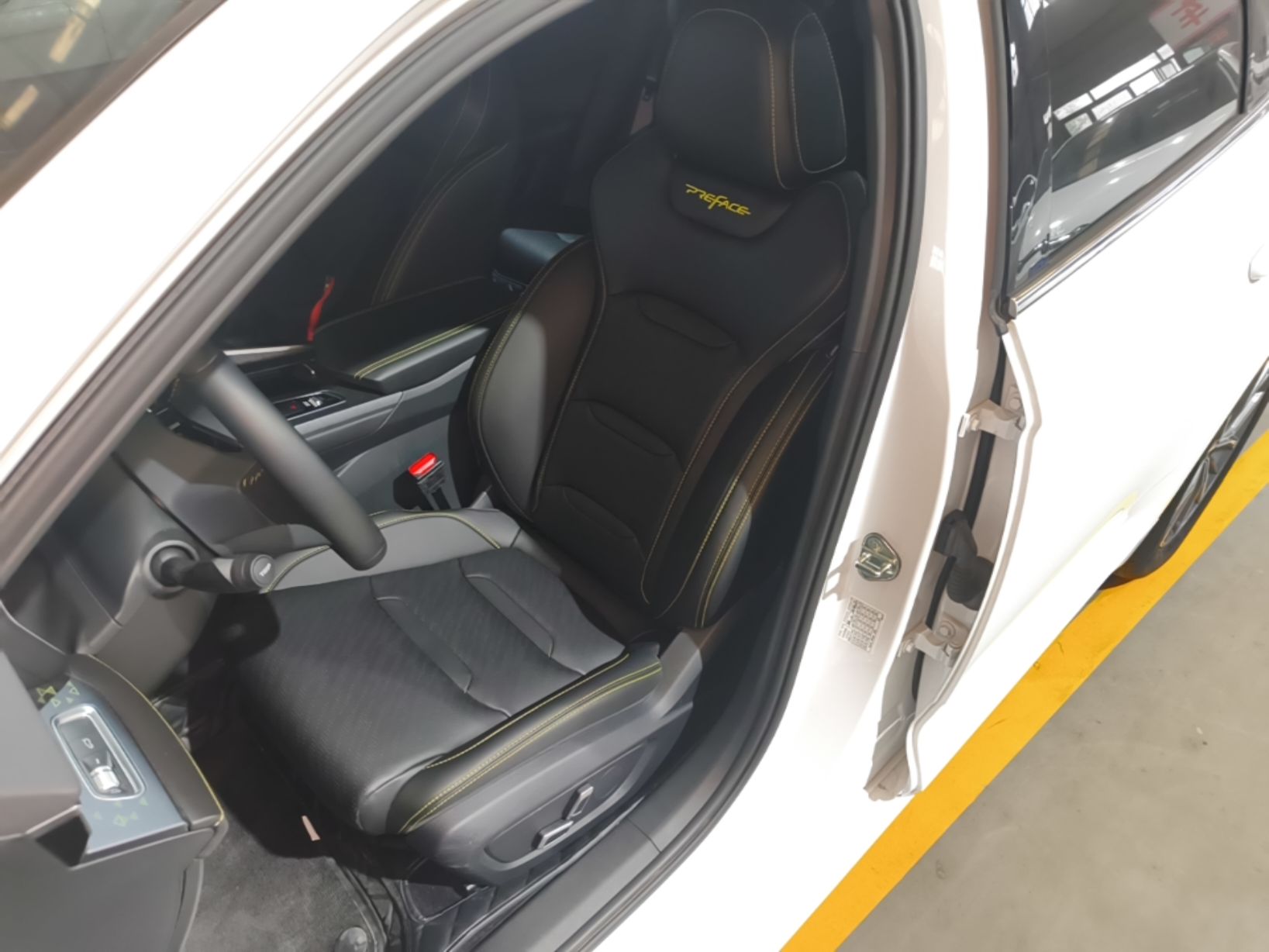 Geely Auto Preface 2023 1.5TD Fuyao Version — снимка 17
