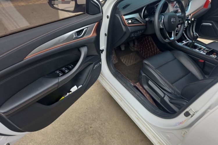 Used CHANGAN Eado 2018 1.6L GDI Manual Trendy Model China V Standard Driver Seat