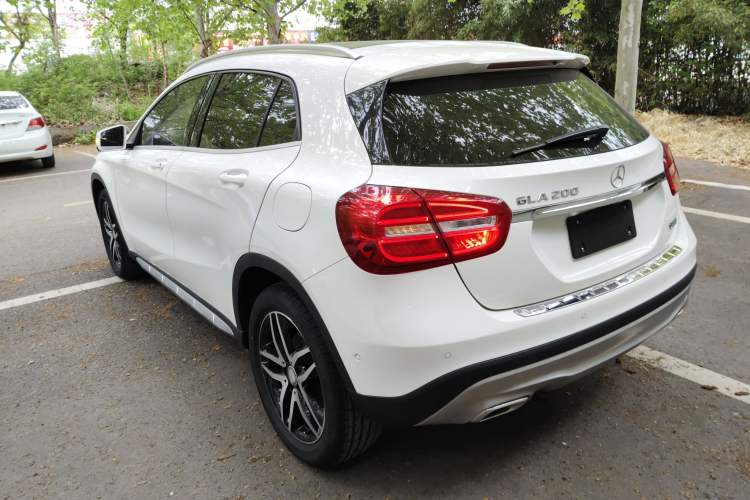 Used Mercedes-Benz GLA 2016 GLA 200 Fashion Model Rear Left 45 Deg