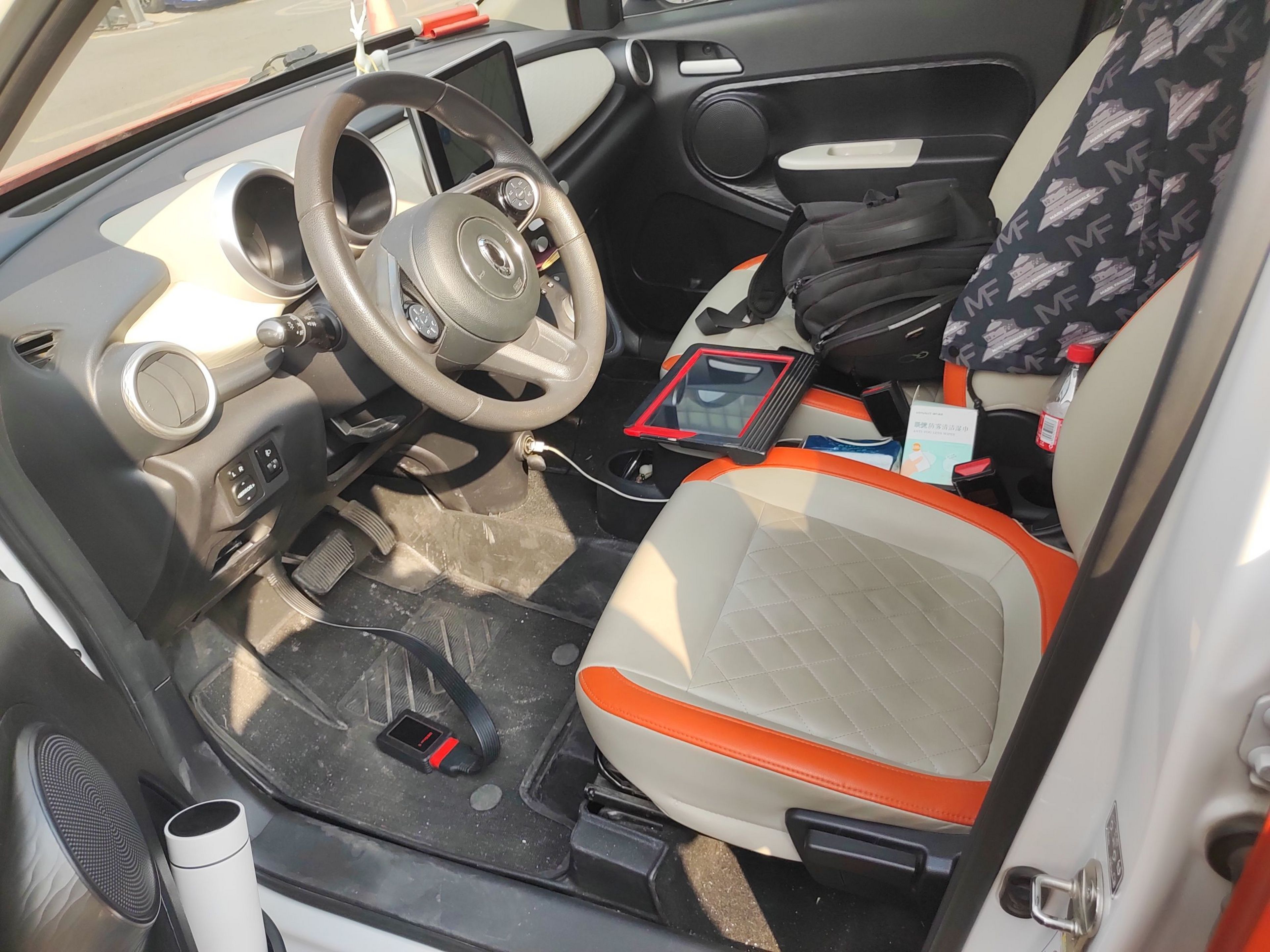 Переднее сиденье в автомобиле