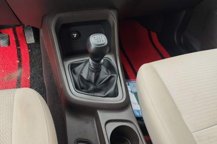 Used Wuling Hongguang V 2022 1.5L Jingqu Version Hydraulic Power Steering LAR
