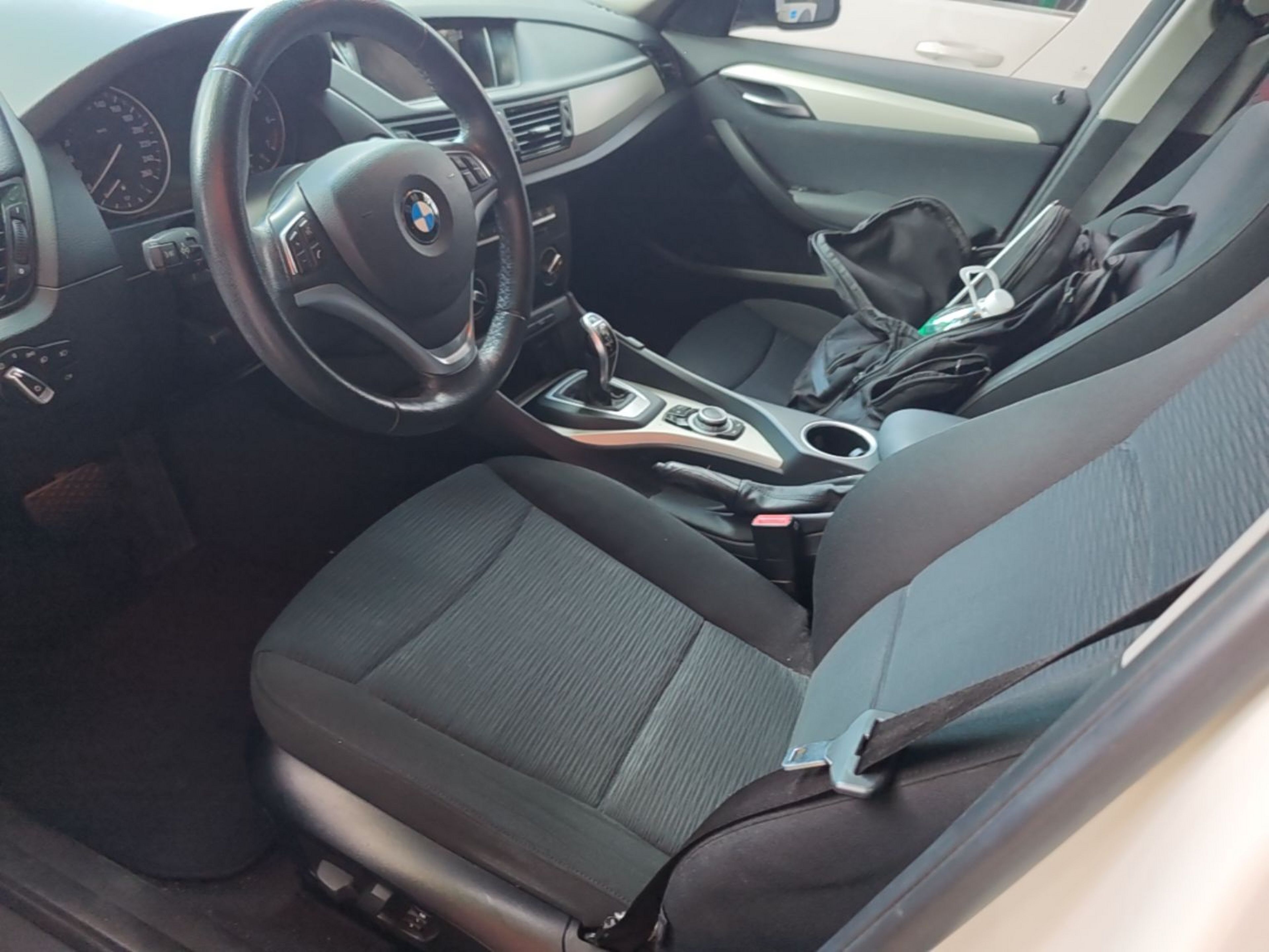 Vordere Reihe im Auto