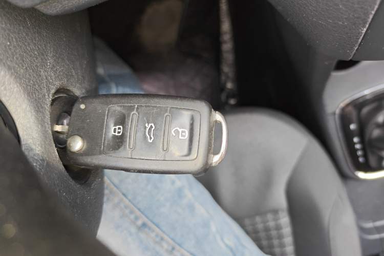 Used Volkswagen Polo 2016 1.6L Automatic Comfort Model Interior 1