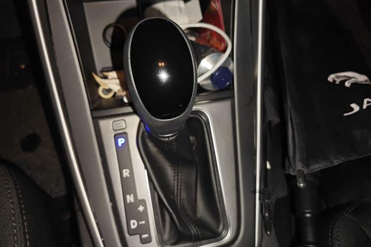 Used Hyundai Elantra (5th Generation / Langdong) 2016 1.6L Automatic Smart Version
