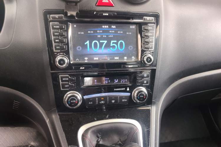 Used Haval H6 2015 Upgraded Model 1.5T Manual Two-Wheel Drive Elite Version
