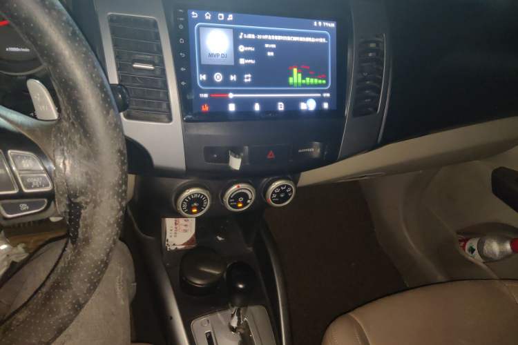 Used Mitsubishi Outlander 2010 Kijang 2.0 Sport Edition
