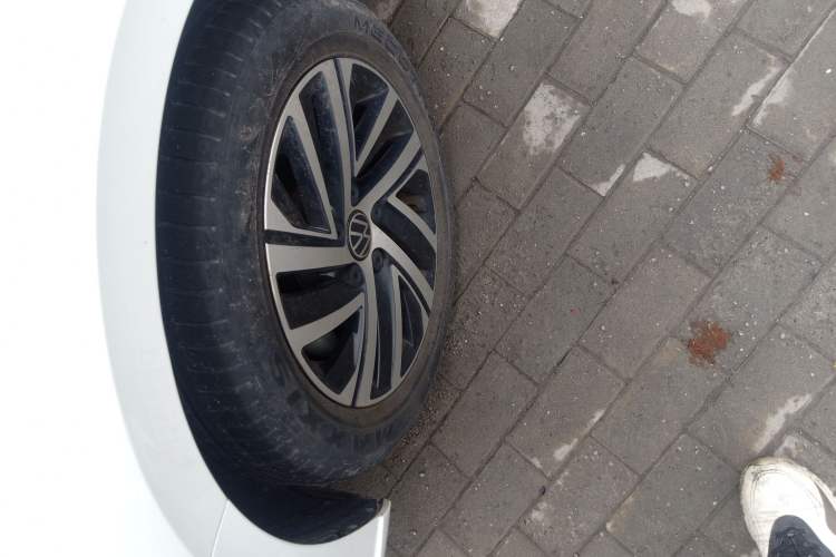 Used Volkswagen Lavida 2023 280TSI DSG Starry Sky Deluxe Edition Left Front Wheel Hub