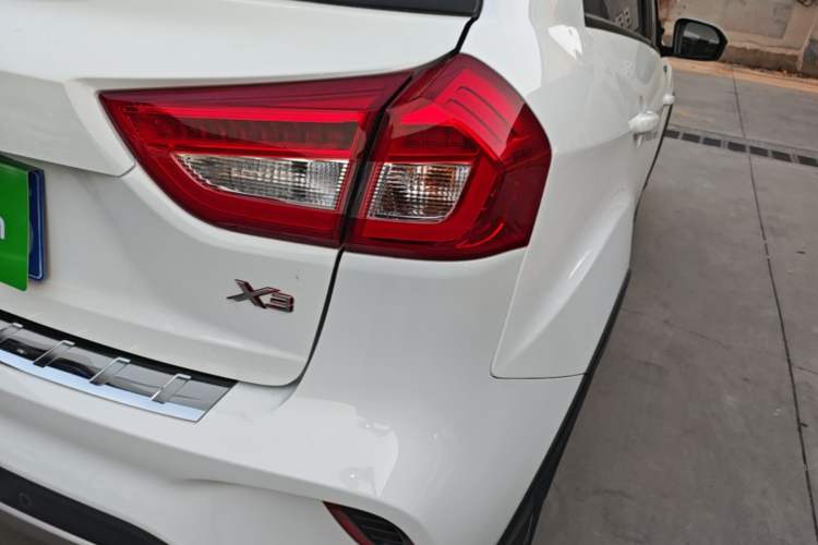 Used Geely Auto Vision X3 2017 1.5L Automatic Elite Model Right Rear Taillight