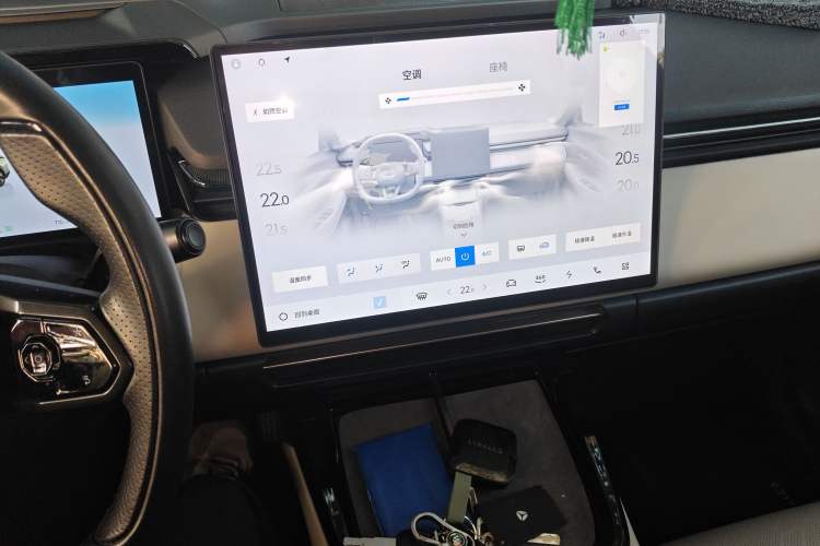 Used Lynk & Co 08 EM-P 2023 220km All-Wheel-Drive Performance Halo
