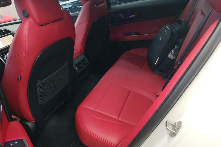 Used Jaguar XEL 2024 2.0T 250 PS R-DYNAMIC S Ebony Black Sport Edition
