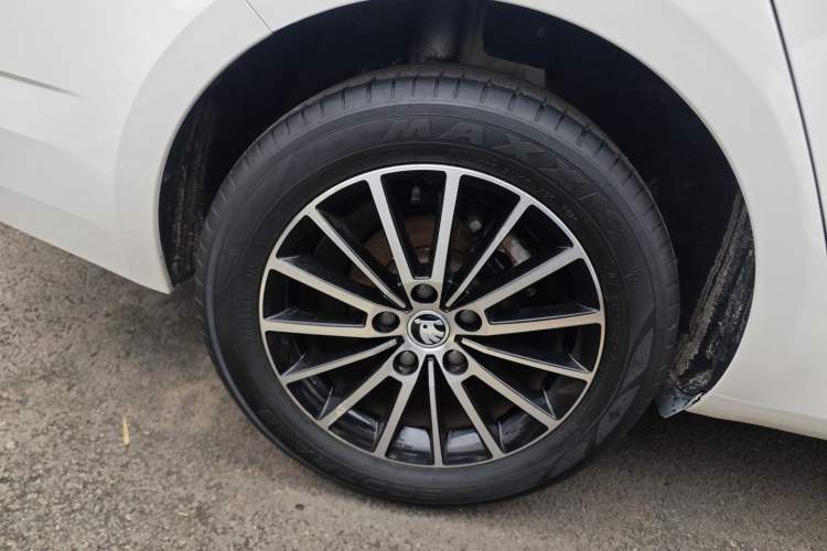 Used Skoda Octavia 2019 1.5L Automatic Smart Drive Luxury Edition China VI Standard
