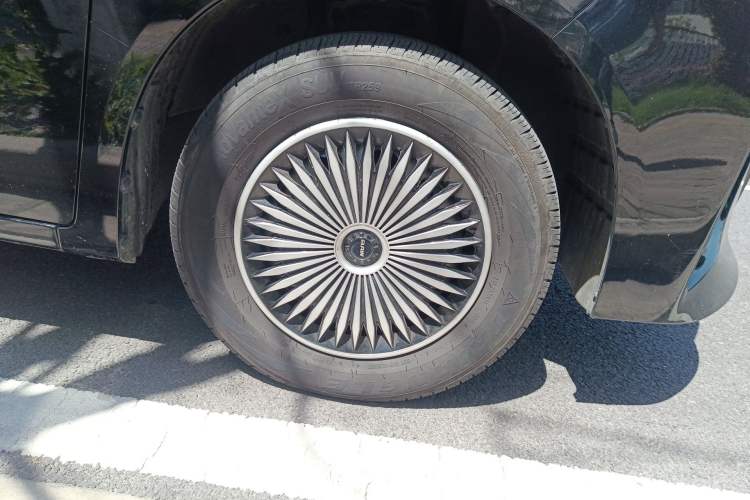 Used BAW Ruisheng Ace M7 2025 1.6L Manual Long Wheelbase Comfort Version 5 Seats Right Front Wheel Hub