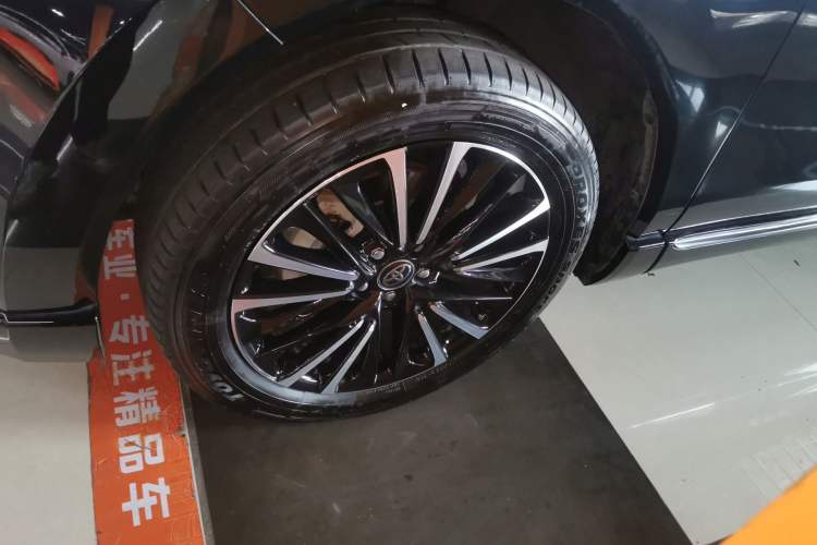 Used Toyota Venza 2023 2.5L Smart Electric Hybrid Dual-Drive Prestige Version Exterior 7