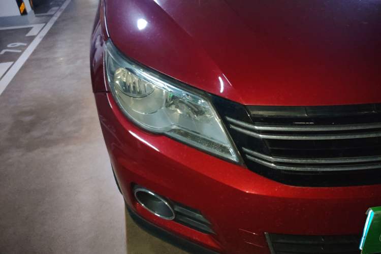 Used Volkswagen Tiguan 2012 1.8TSI Automatic All-Wheel Drive Elite Edition Right Front Headlight