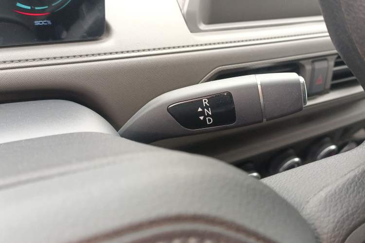 Used JMC E Fushun 2025 Model 41.5 kWh Blind Window Version, Short Wheelbase Low Roof, 3.0 tons
