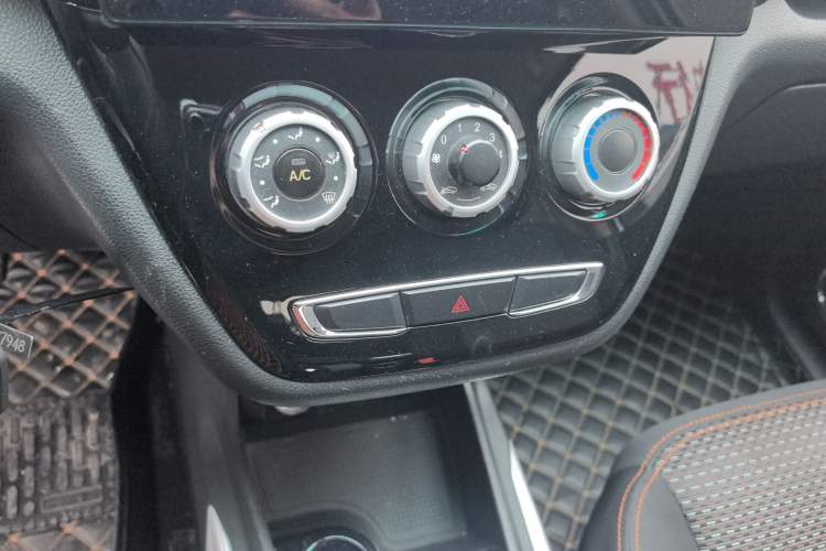 Used SWM X2 2021 1.5L Manual Business Version 7 Seats
