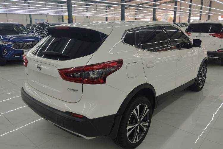 Used Nissan Qashqai 2021 2.0L CVT Luxury Navigation Edition Rear Right 45 Deg