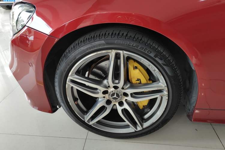 Used Mercedes-Benz E-Class 2019 E 200 4MATIC Coupe Exterior 3