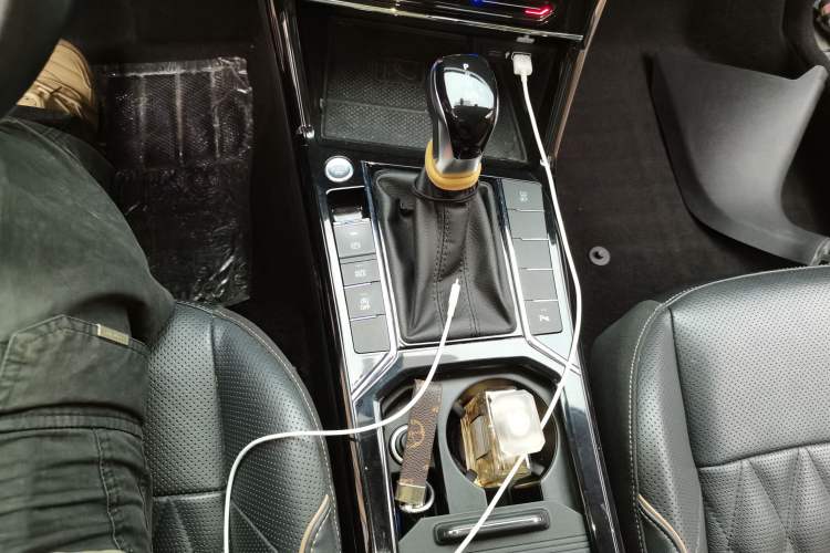 Used Volkswagen Passat 2020 330TSI Luxury Edition China VI
