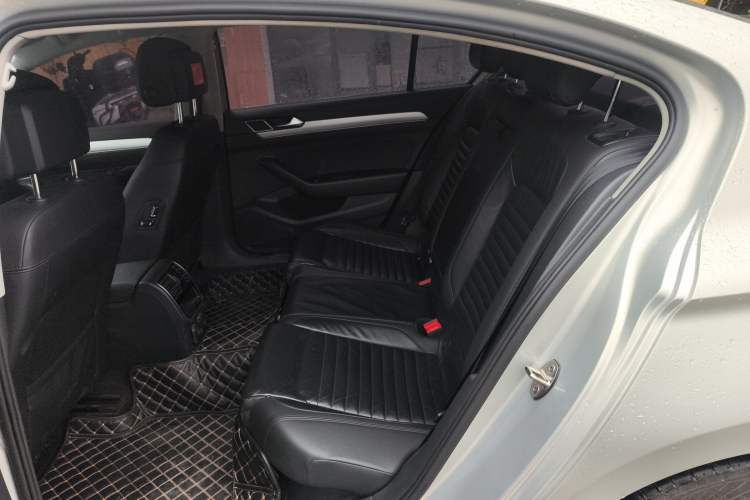 Used Volkswagen Magotan 2017 330TSI DSG Leading Model Left Rear Seat