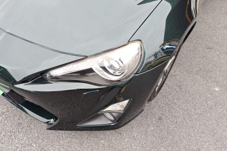 Used Toyota 86 2013 2.0L Automatic Luxury Version
