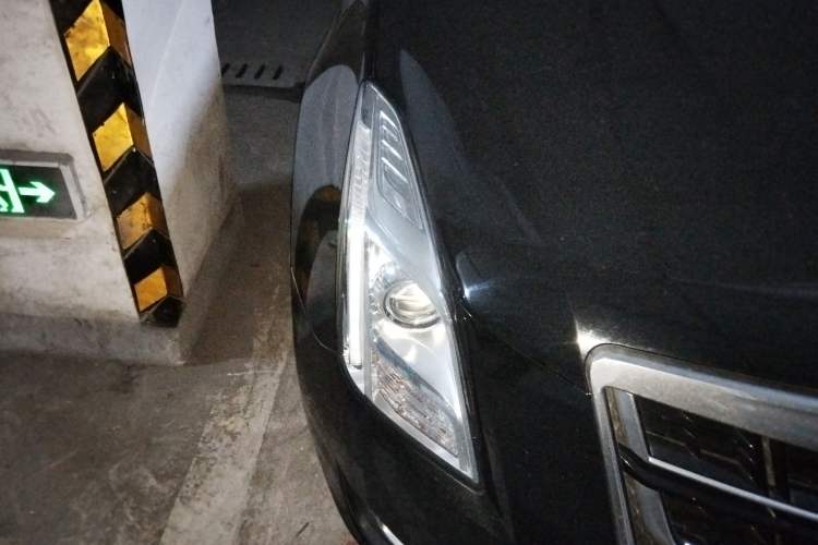 Used Cadillac XTS 2017 28T Tech Edition Right Front Headlight