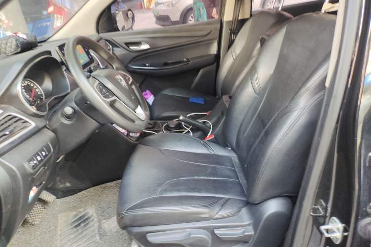 Used Baojun 730 2019 1.5T CVT Fashion Model 7 Seats China V Emission Standard
