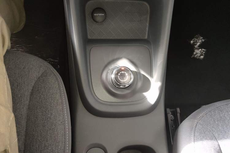 Used Wuling Hongguang New Energy 2025 Extended-Range Hybrid 50 km Utility Version
