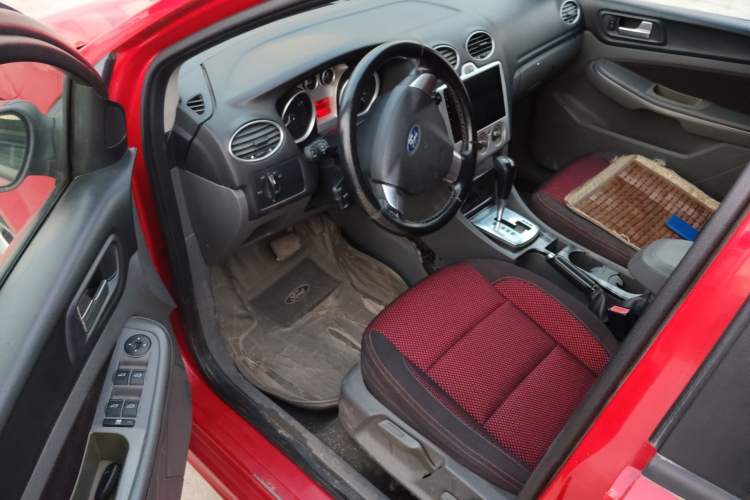 Used Ford Focus 2009 Two-Door 2.0L Automatic Sport Model