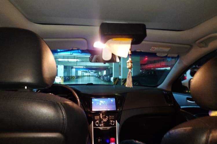 Used Hyundai Sonata 2011 2.0L Automatic Leading Edition Headliner