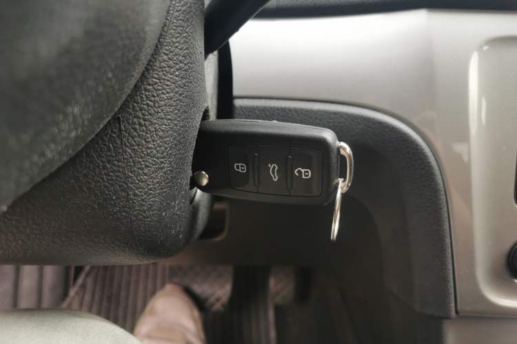 Used Volkswagen Lavida 2013 Revised Classic 1.6L Automatic Fashion Edition