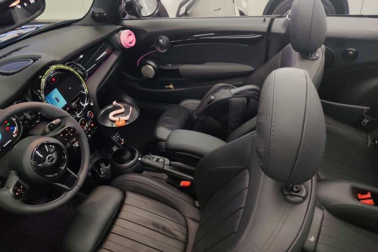 Used MINI 2023 Revised 2.0T COOPER S CABRIO Artist Left Front Seat