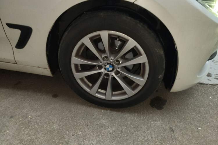 Used BMW 3 Series GT 2016 320i Fashion Model
