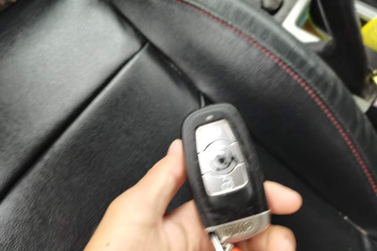 Used Haval H6 2013 Upgraded Model 1.5T Manual Two-Wheel Drive Elite Version Vehicle Key