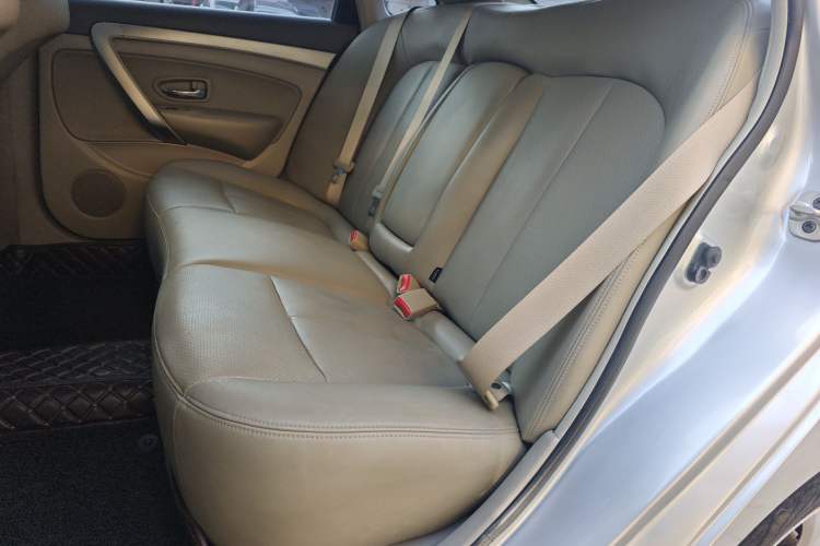 Used Dongfeng Aeolus A60 2014 2.0L CVT Tech Version