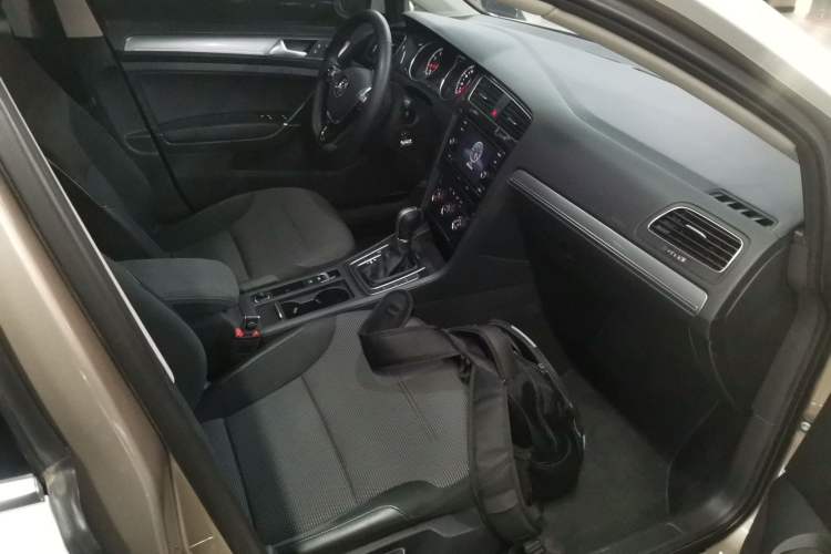 Used Volkswagen Golf 2018 230TSI Automatic Comfort Model
