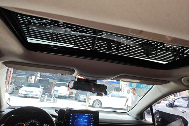 Used Toyota Corolla 2021 Dual-Motor 1.8L E-CVT Elite Edition
