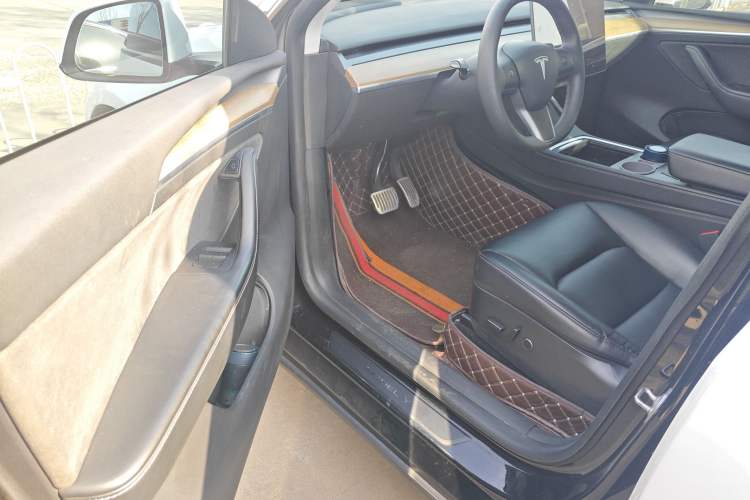 Used Tesla Model Y 2022 Rear-Wheel-Drive Version
