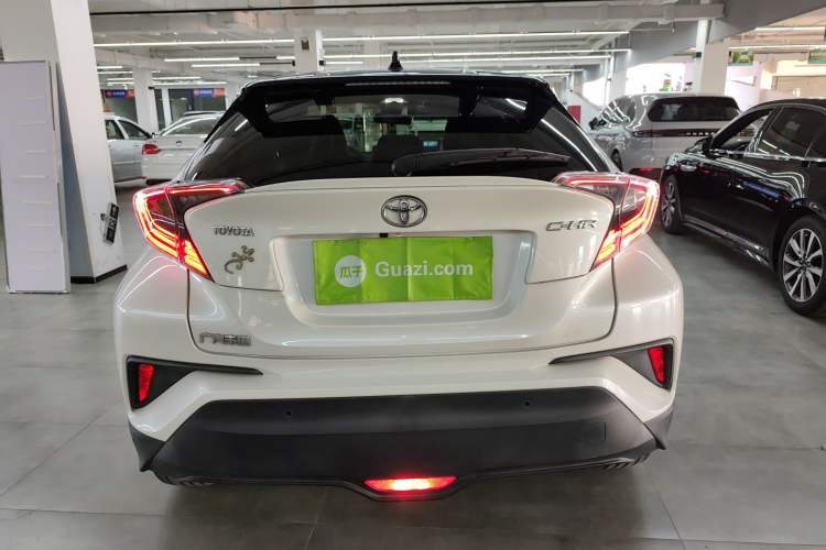 Used Toyota C-HR 2018 2.0L Luxury Sunroof Version China V Emission Standard
