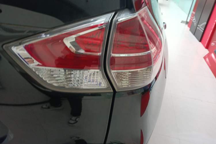 Used Nissan X-Trail 2015 2.0L CVT Comfort MAX Edition 2WD